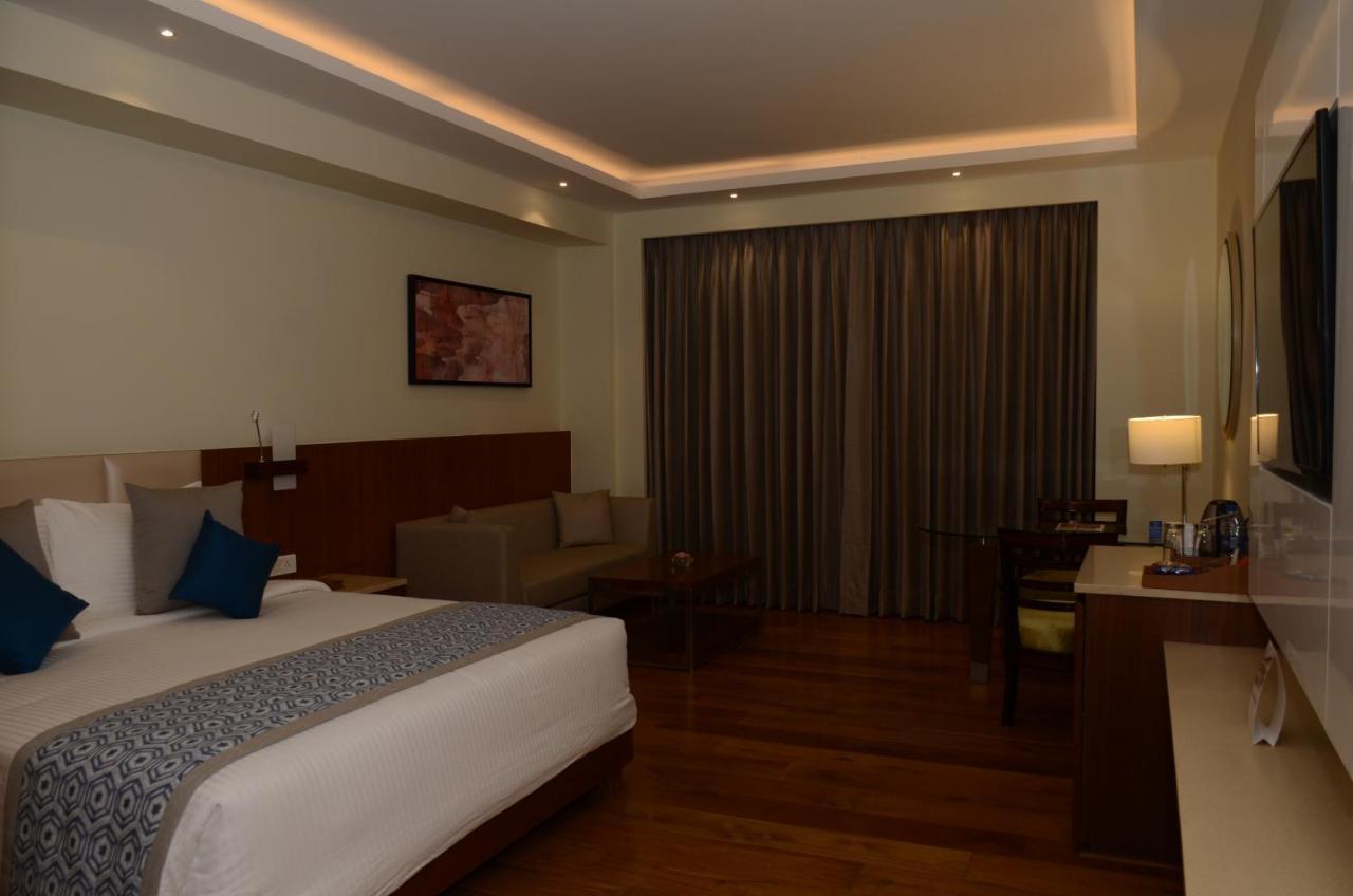 Viraj Sarovar Portico Džammú Exteriér fotografie